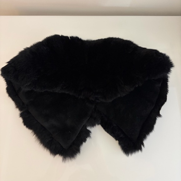 Surell Black Rabbit Fur Collar - Picture 2 of 4